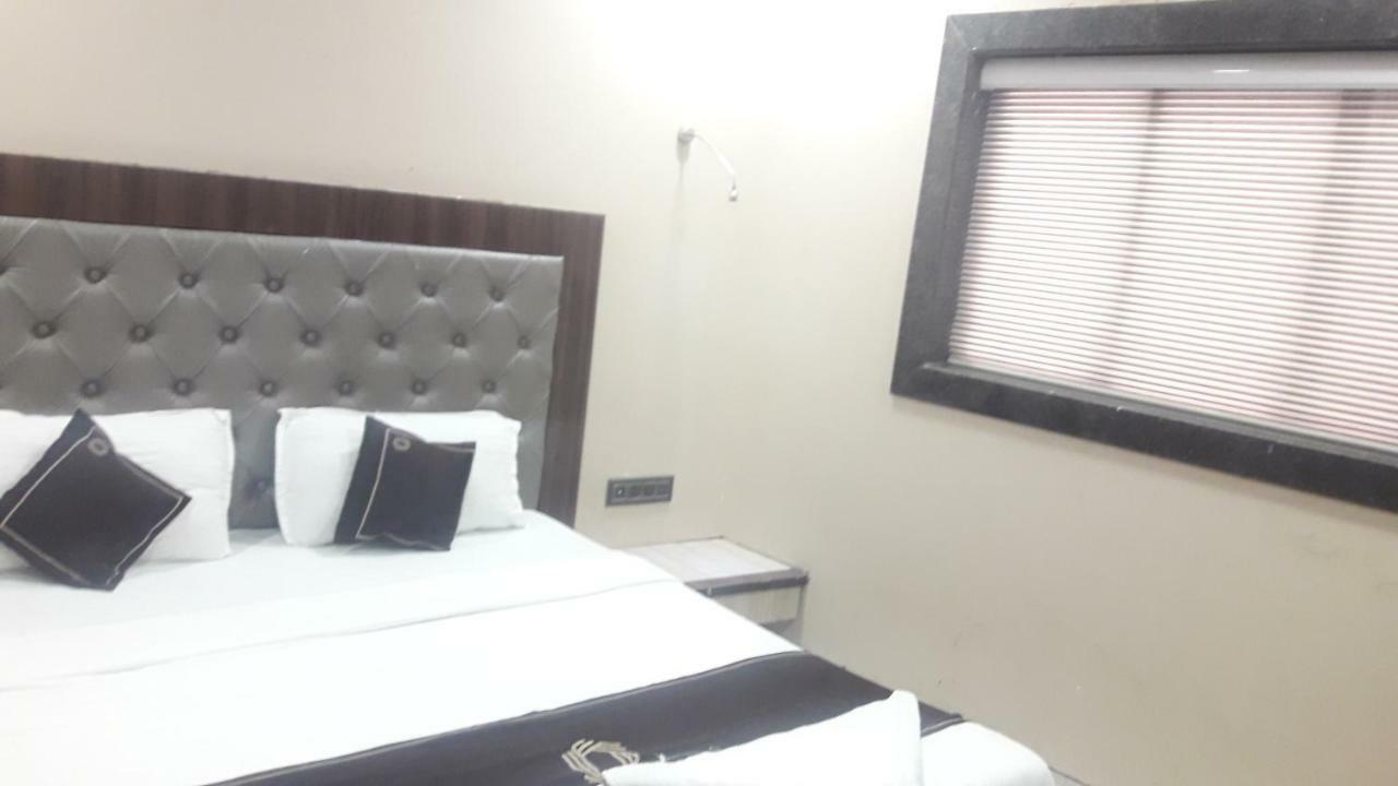 Shine Hospitality 2* Mumbai