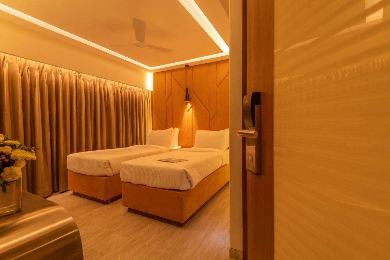 Metropole Hotel 3*