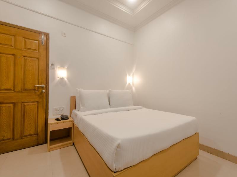 Oyo Flagship 572 Santacruz West Hotel 3*