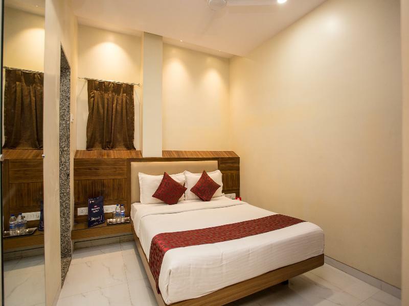 Oyo 8872 Address Hotel 3*