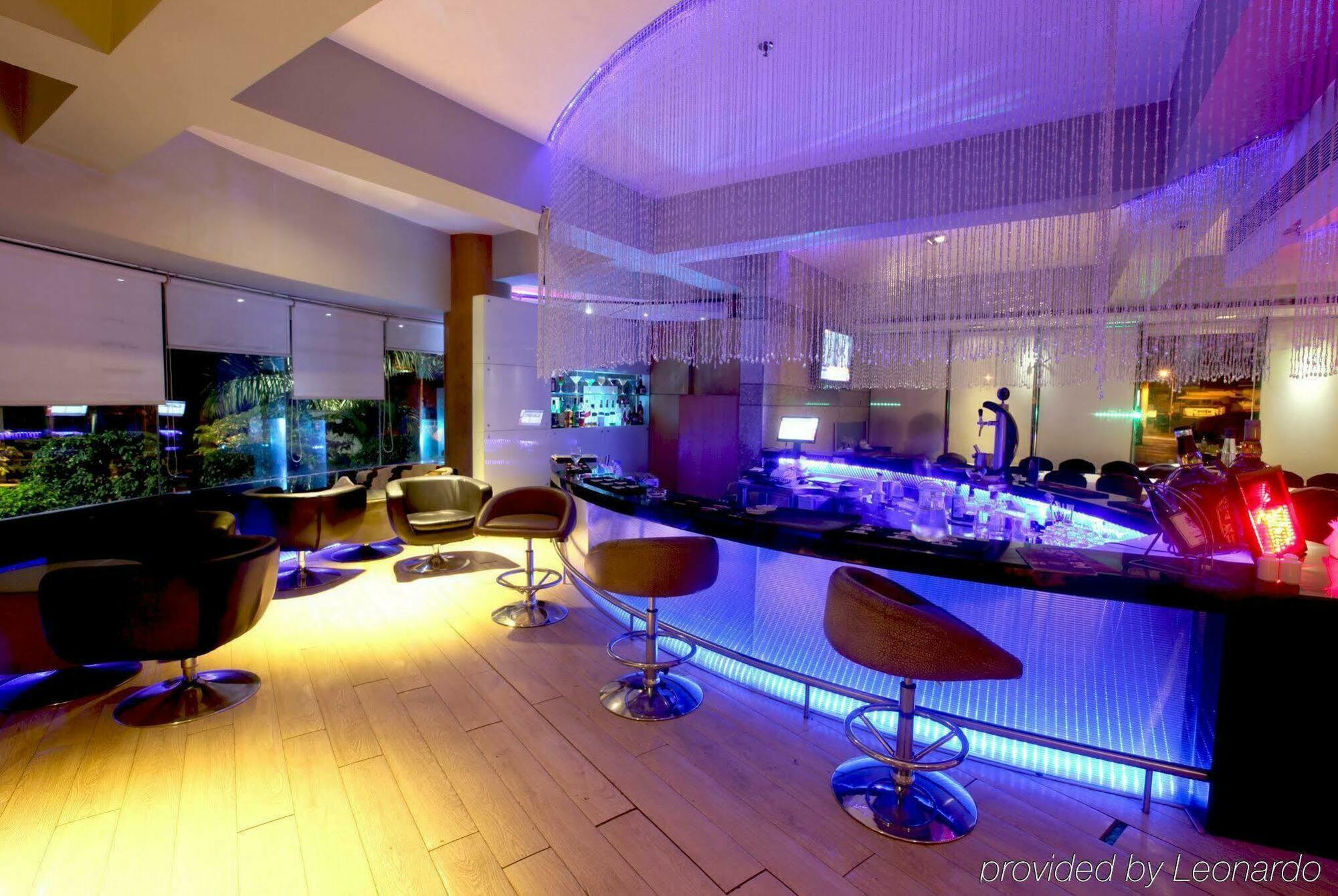 Peninsula Grand