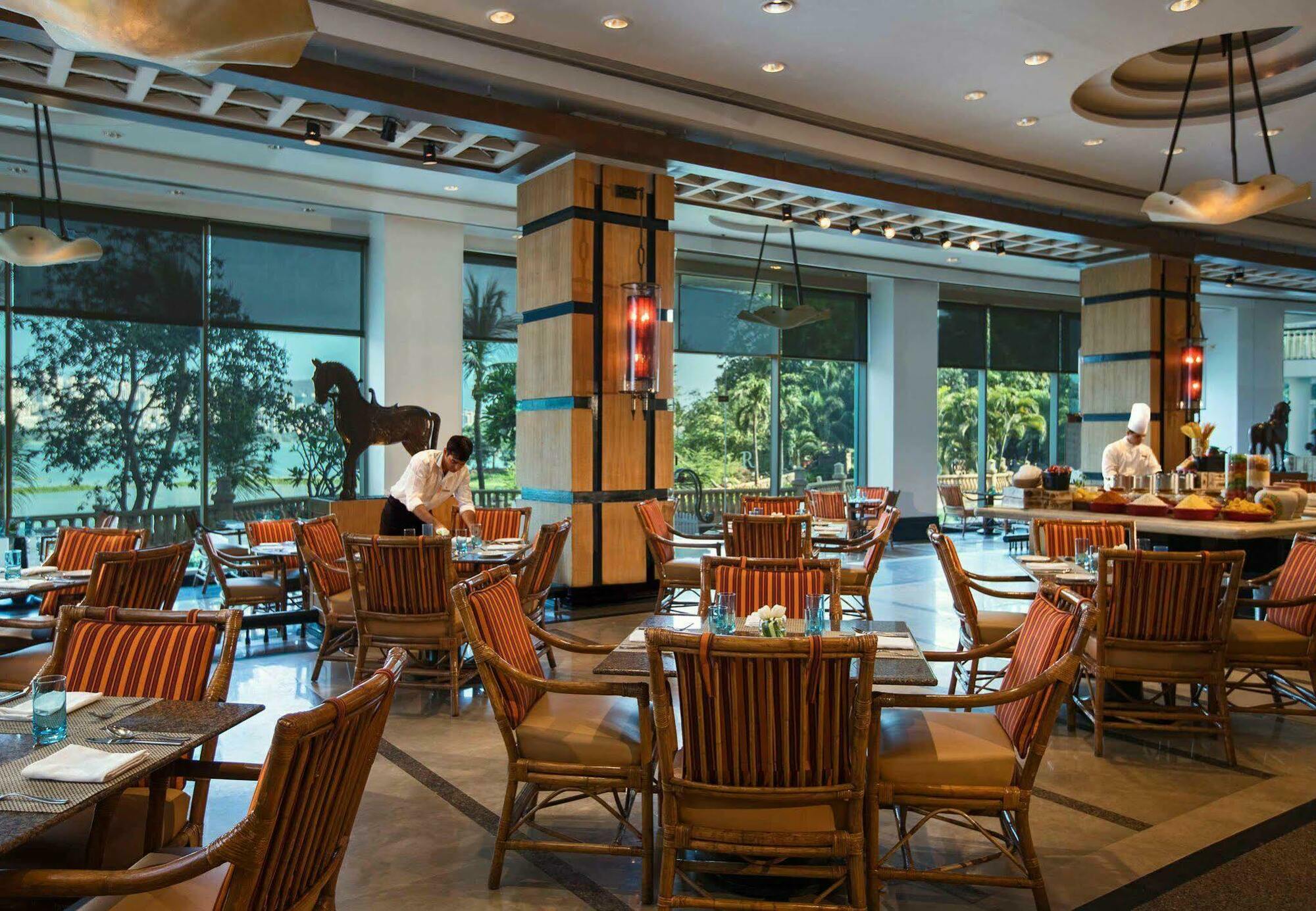 Hotel Marriott Executive - Lakeside Chalet,