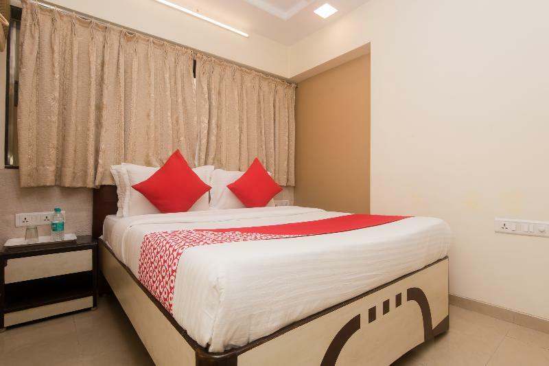 Oyo 7151 Kalpana Palace Hotel