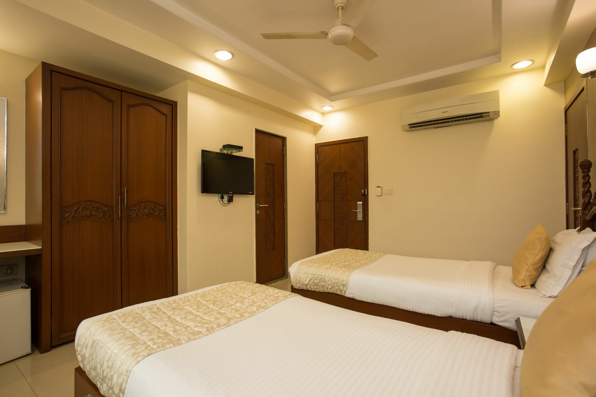 Oyo 10007 Grace Residency Hotel Mumbai