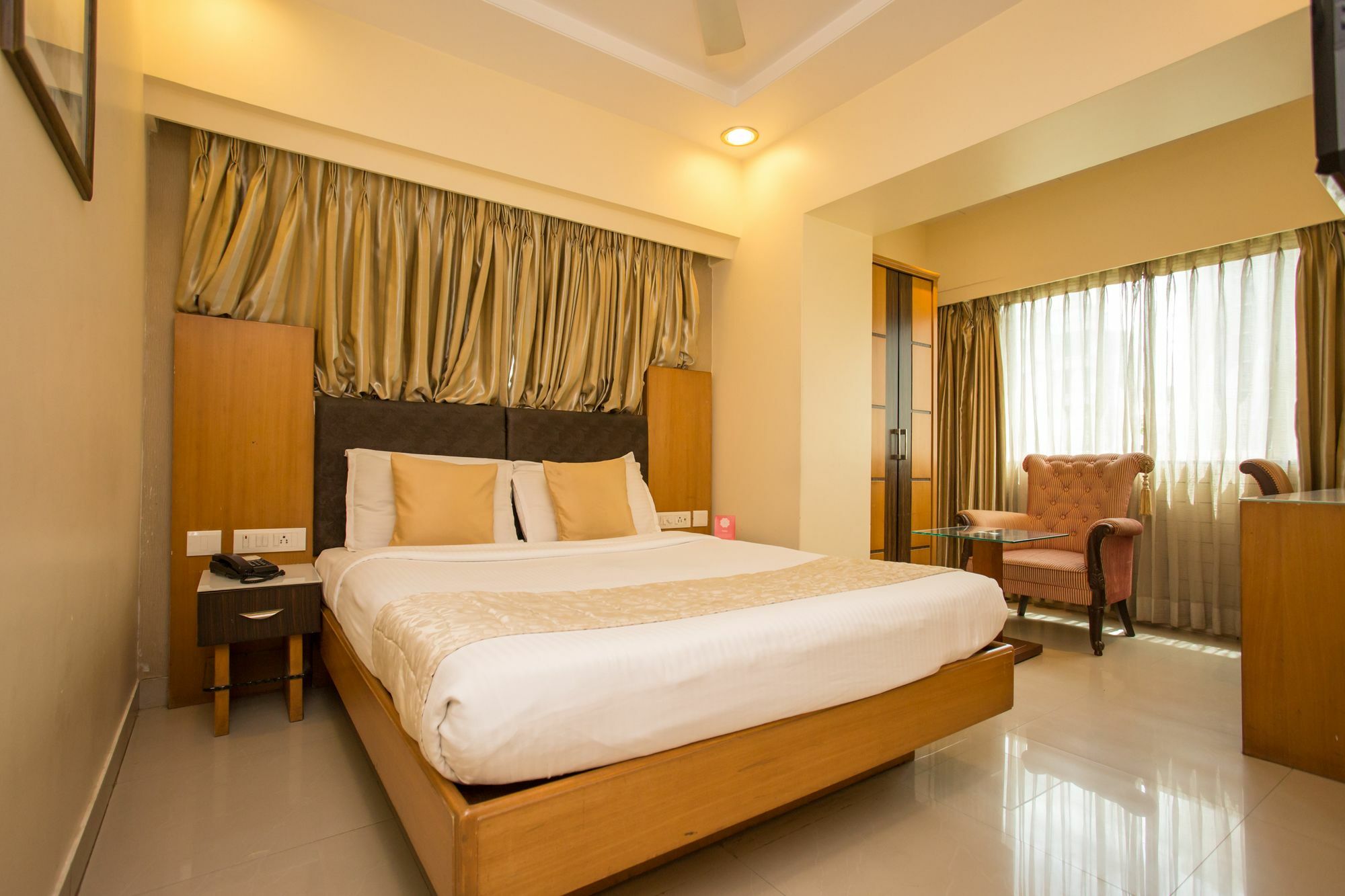 Oyo 10007 Grace Residency Hotel Mumbai