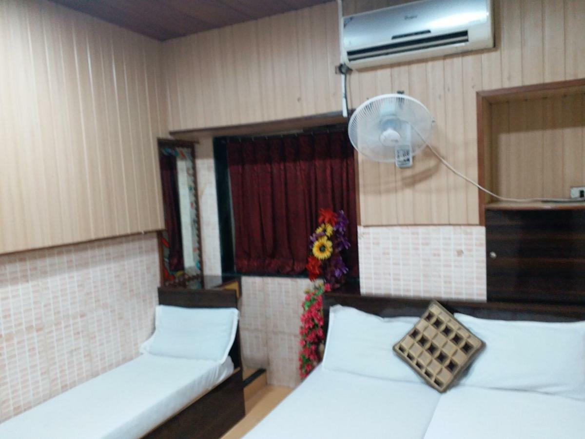 Regal Plaza Hotel *