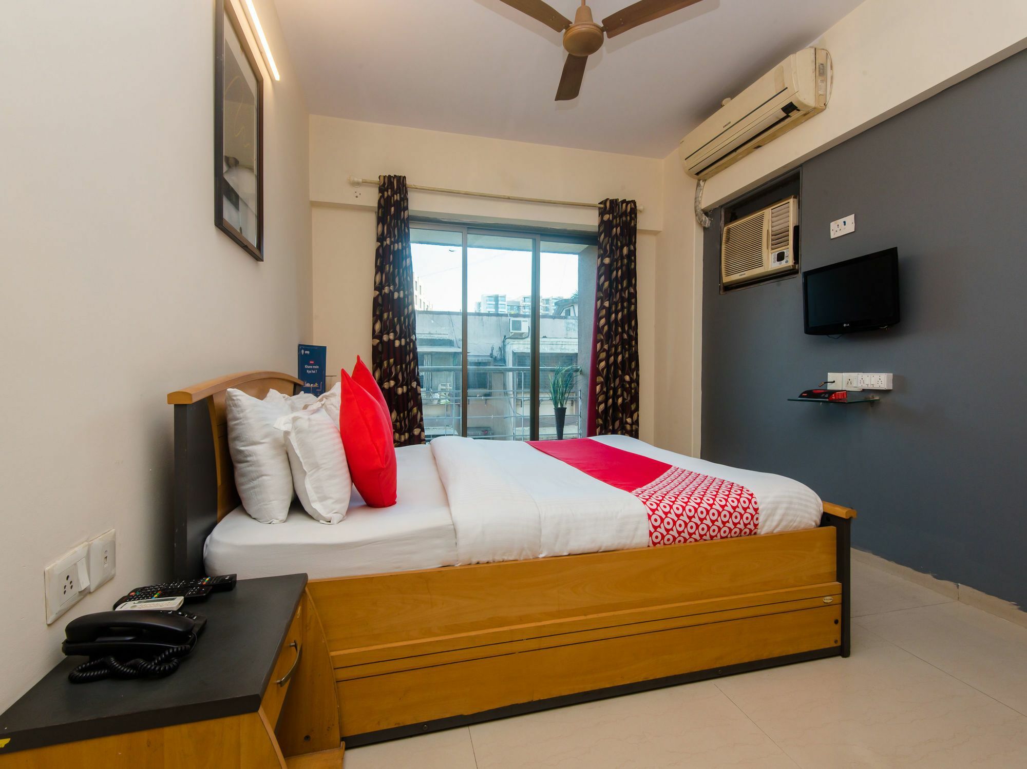 Hotel Oyo 12082 Om Mumbai