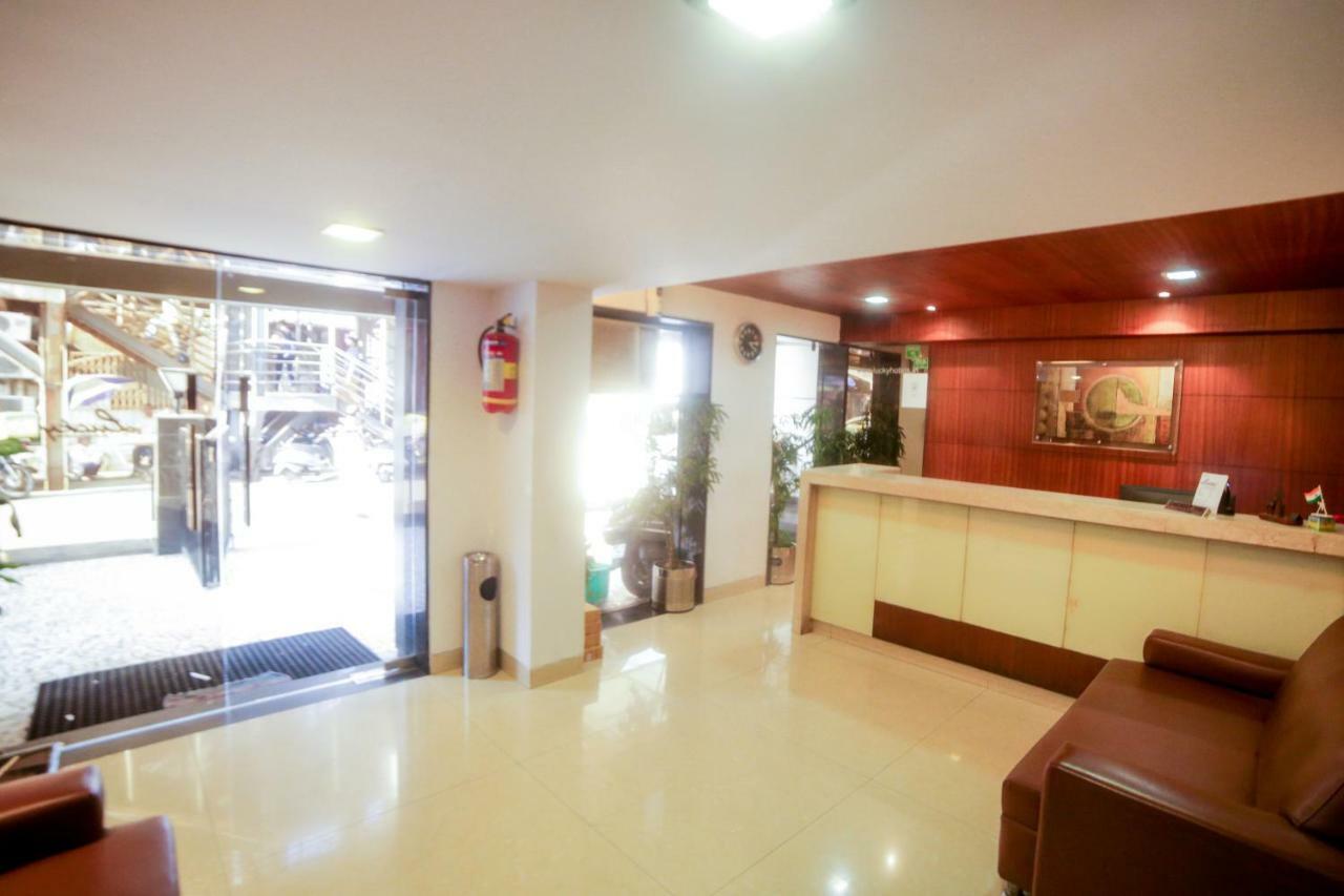 Lucky Bandra Hotel 3*