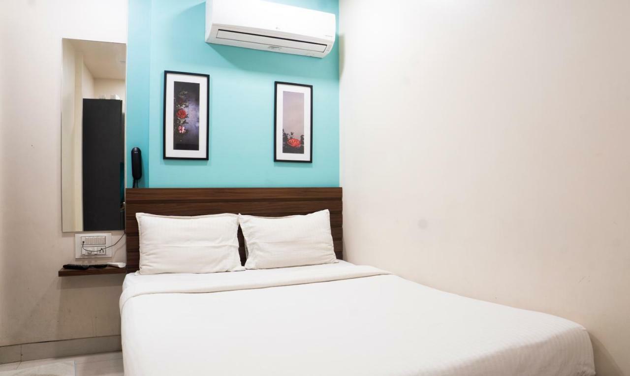 Oyo Flagship 13885 Metro Residency 3*