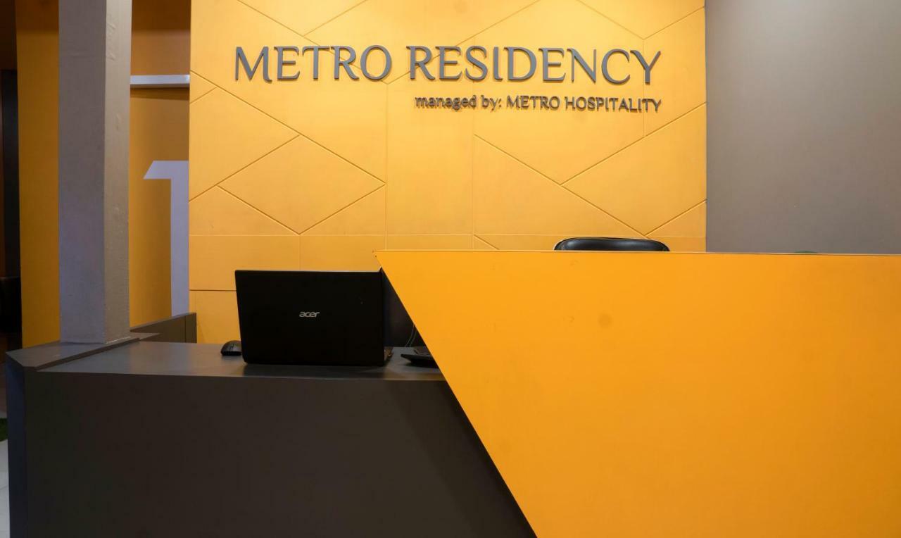 Oyo Flagship 13885 Metro Residency 3*