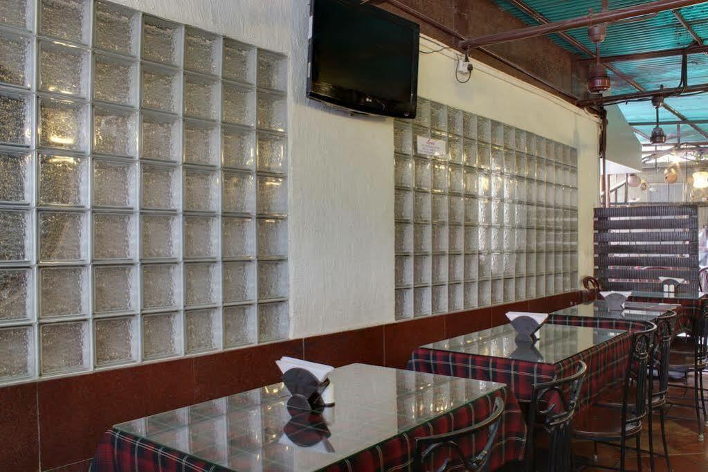 Hotel Lucky Bandra 3*