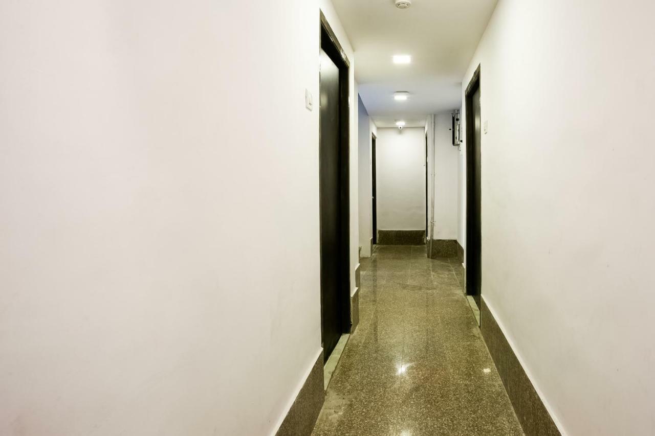 Hotel Oyo Flagship 38540 Hotel Shangrila Flagship Saver 3*
