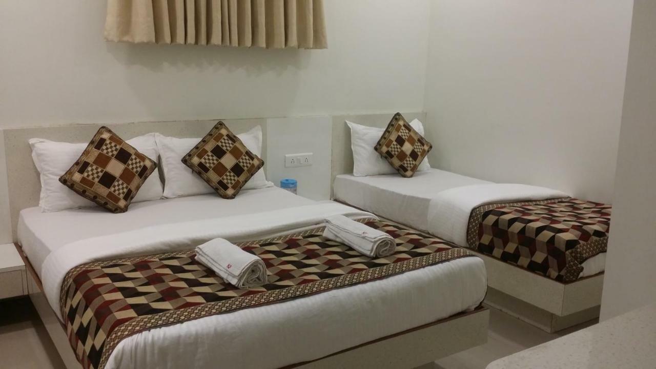 Maangta 133 @ Kurla West Hotel *