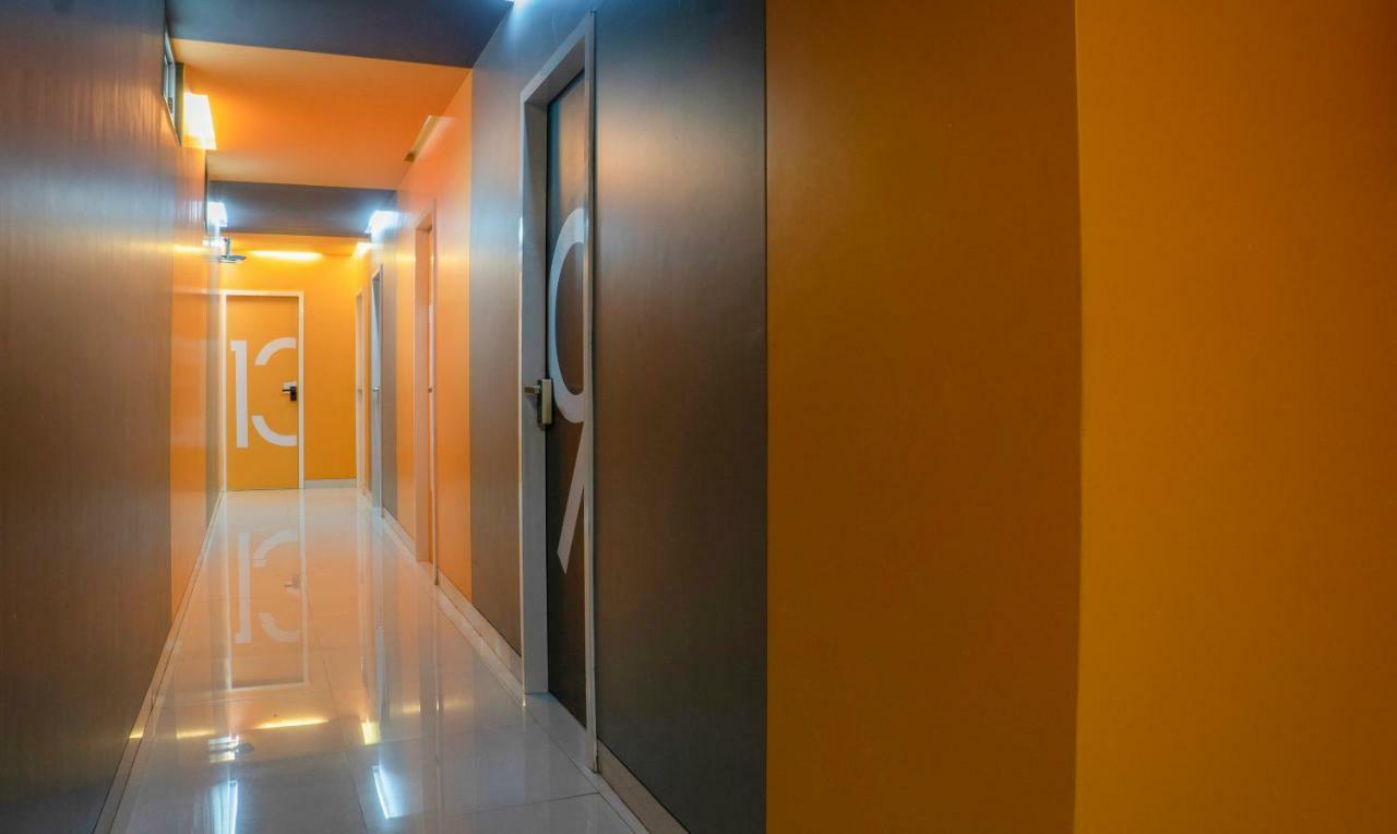 Hotel Oyo Flagship 13885 Metro Residency Mumbai