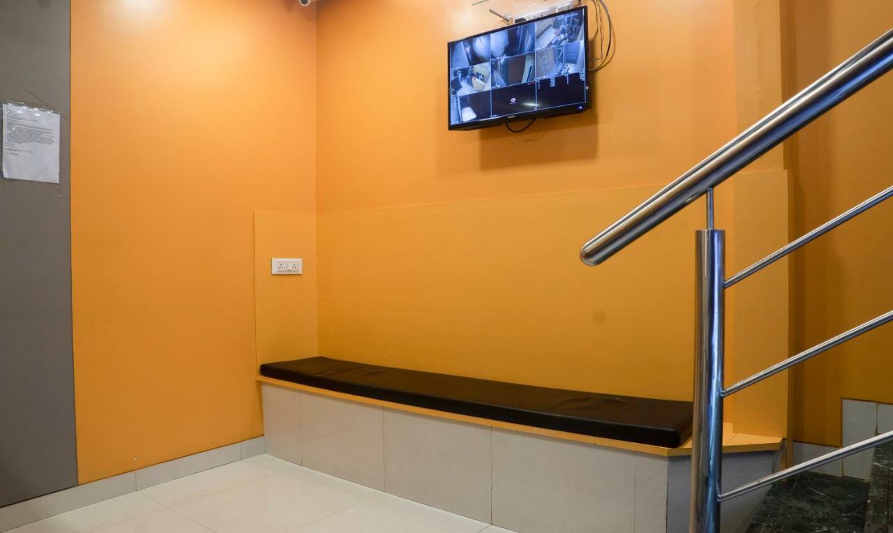 Hotel Oyo Flagship 13885 Metro Residency Mumbai