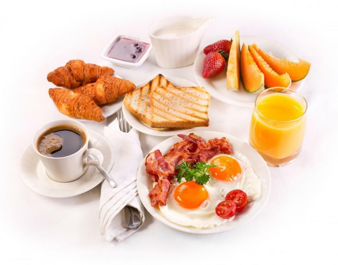 Apex International Near Airport Hotel 3*