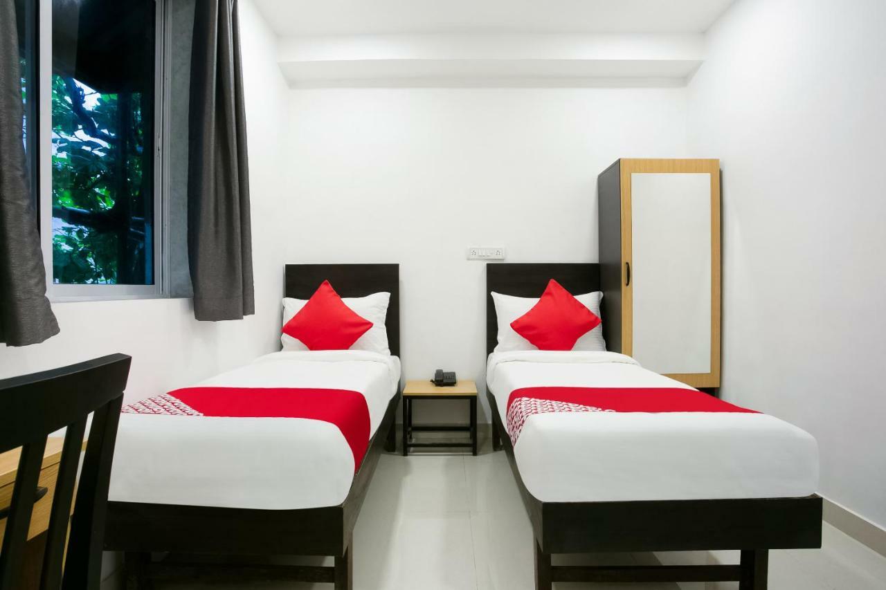 Oyo Flagship 38540 Hotel Shangrila Flagship Saver 3*