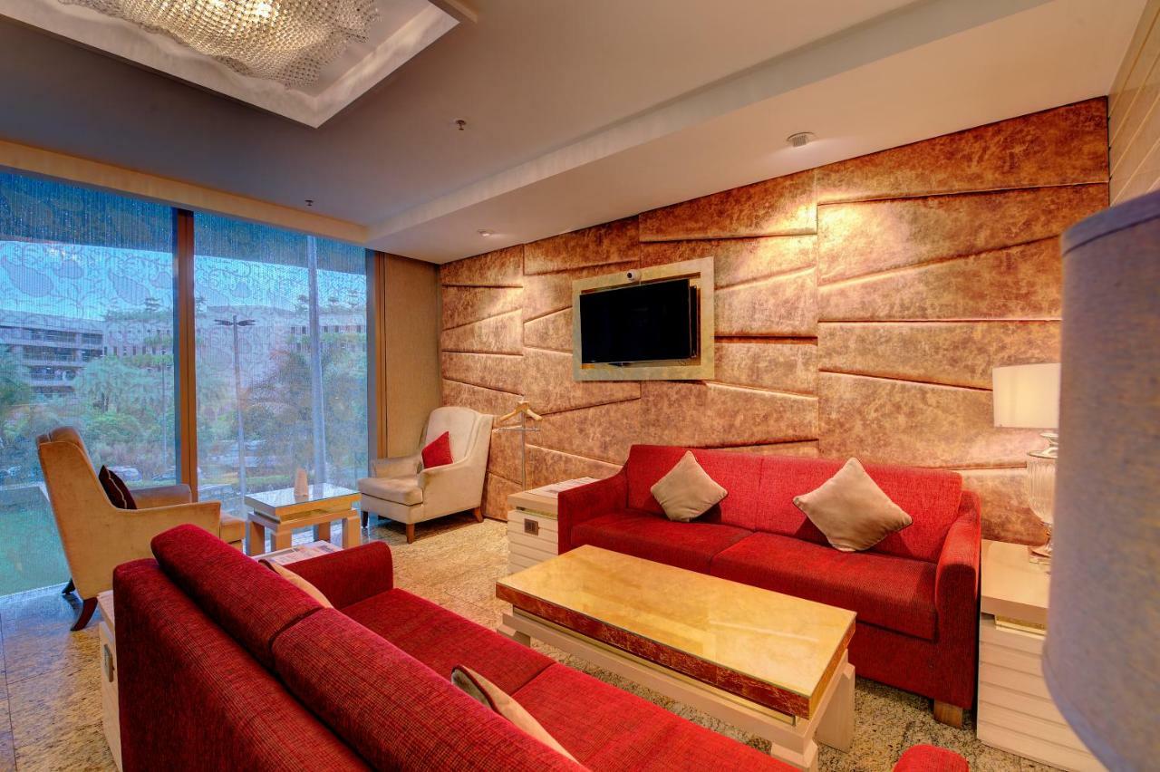 Niranta Transit Airport - At Arrivals 4*