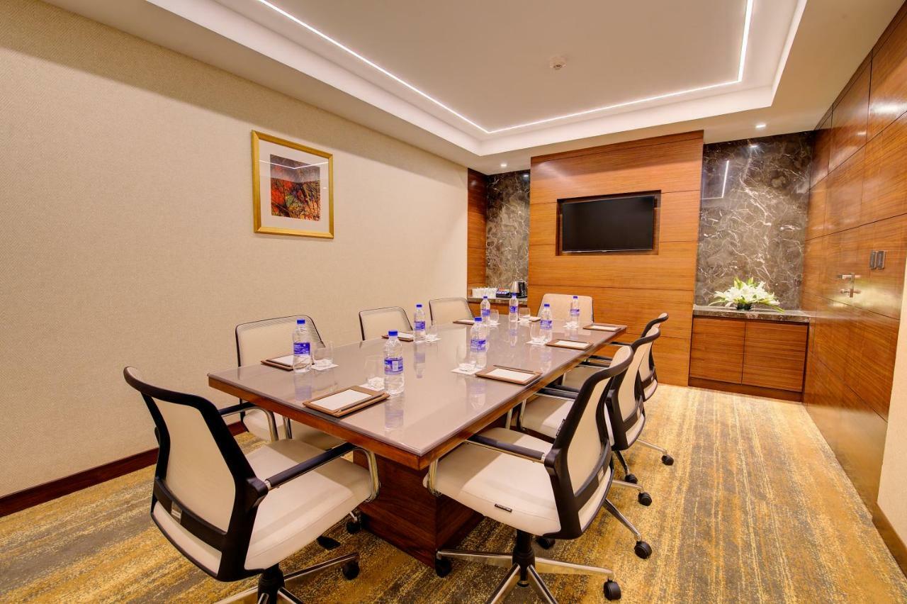 Niranta Transit Airport - At Arrivals Hotel