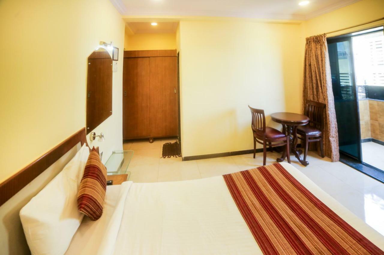 Lucky Bandra 3*