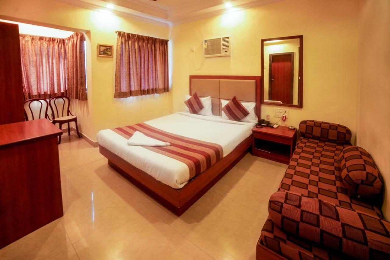 Hotel Lucky Bandra 3*