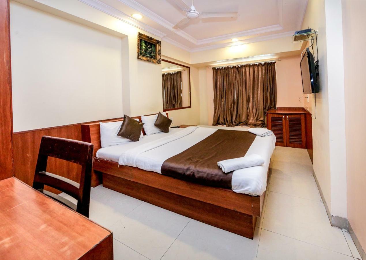 Hotel Lucky Goregaon 3*