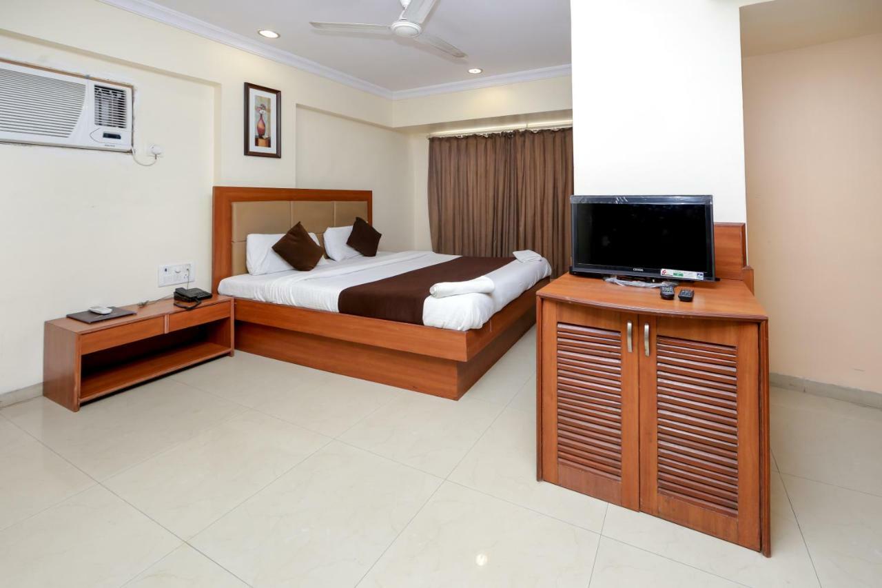 Lucky Goregaon Hotel