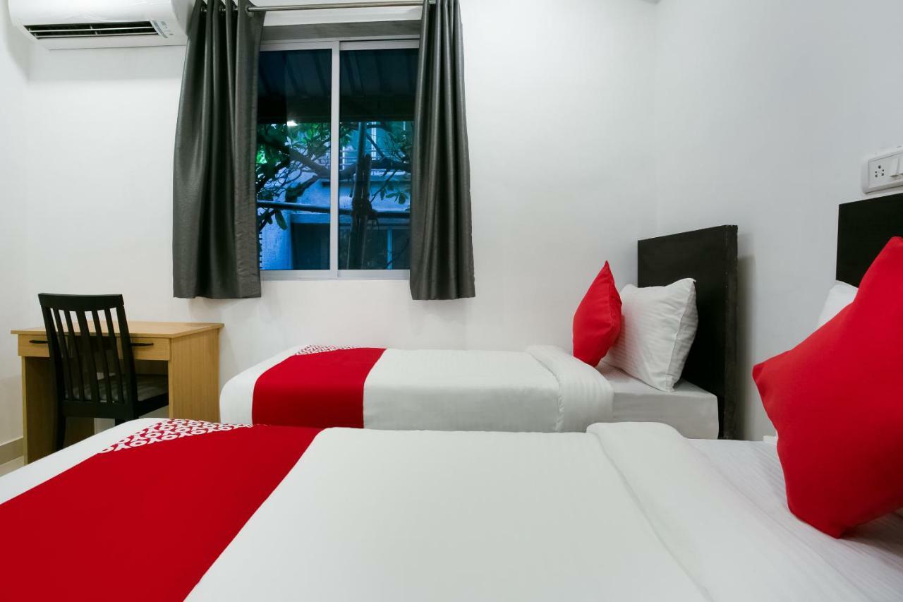 Hotel Oyo Flagship 38540 Hotel Shangrila Flagship Saver Mumbai