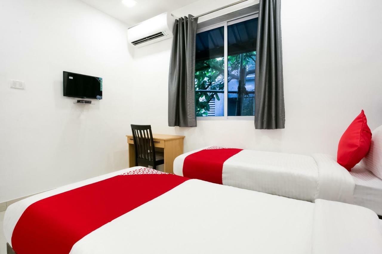Hotel Oyo Flagship 38540 Hotel Shangrila Flagship Saver Mumbai