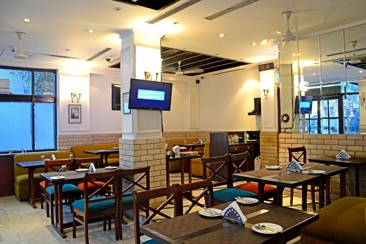 Ajanta Hotel 3*