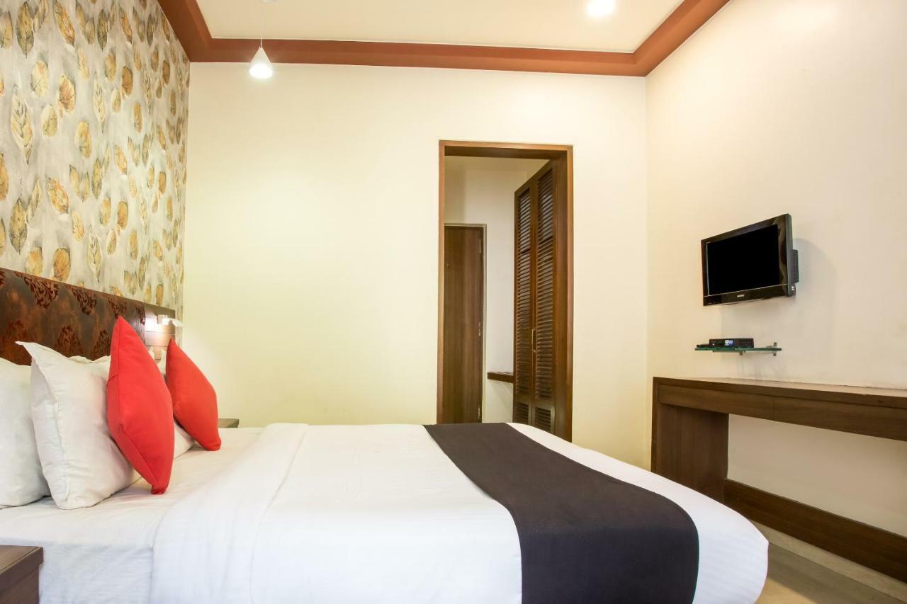 Capital O 36119 Royal Garden & Lawns Hotel