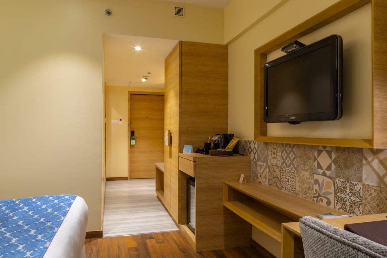Hotel The & Powai