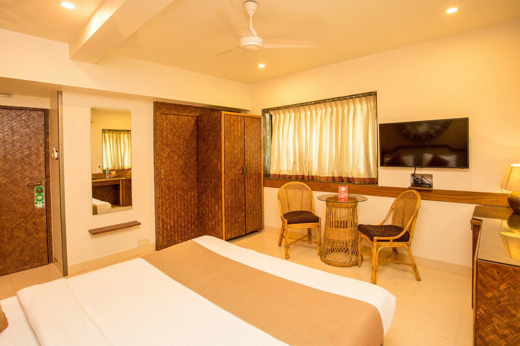 Oyo 7149 Accord Premium Hotel Mumbai