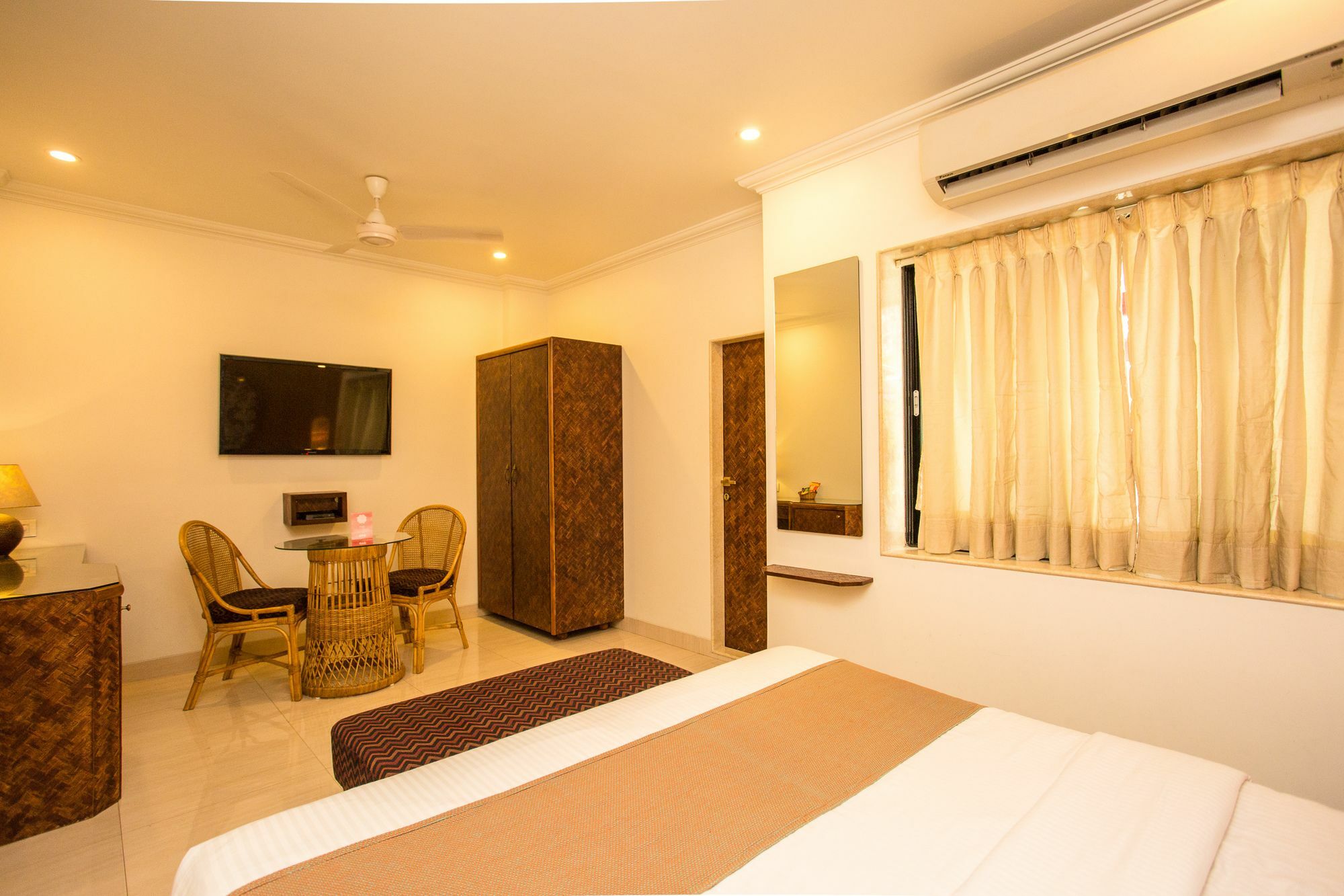 Oyo 7149 Accord Premium Hotel Mumbai