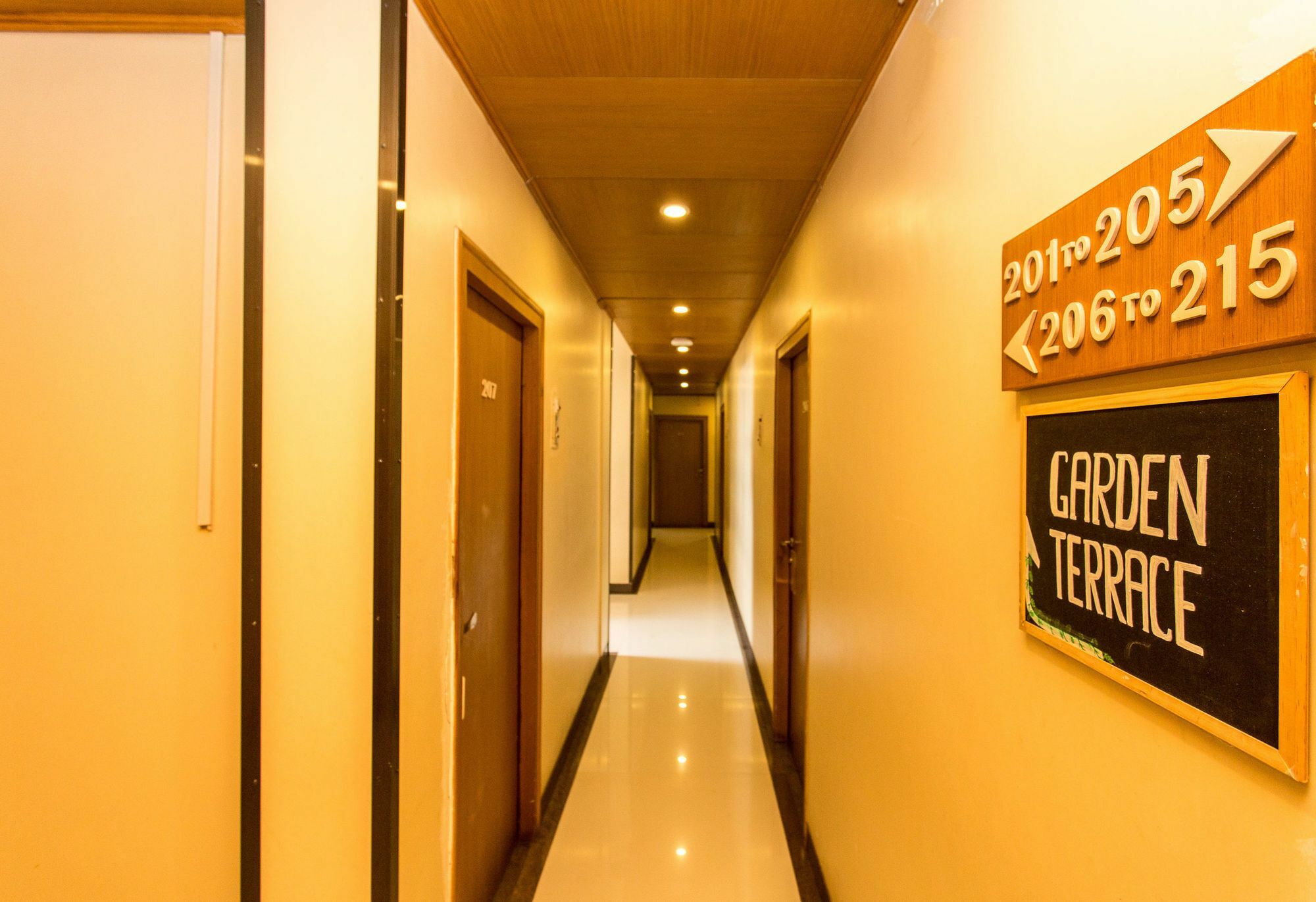 Oyo 7149 Accord Premium Hotel Mumbai