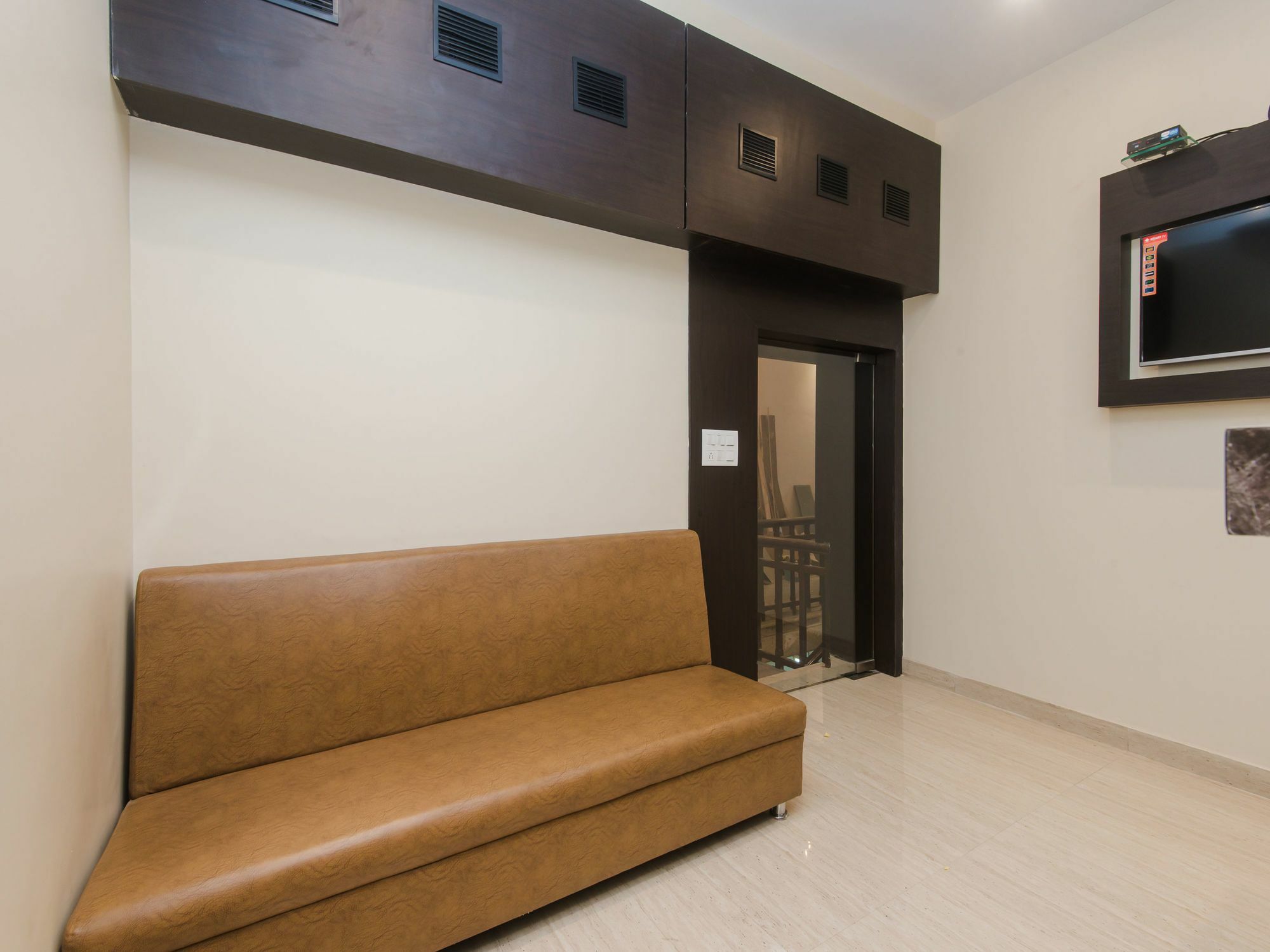 Hotel Oyo 13044 Abad Mumbai