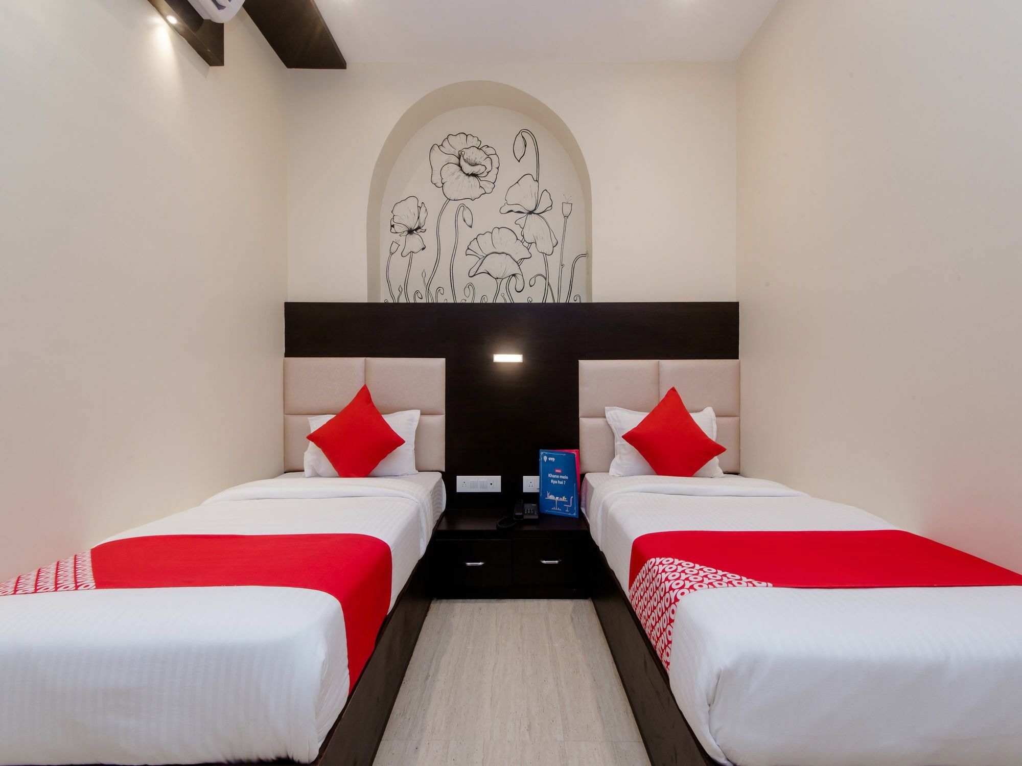 Hotel Oyo 13044 Abad