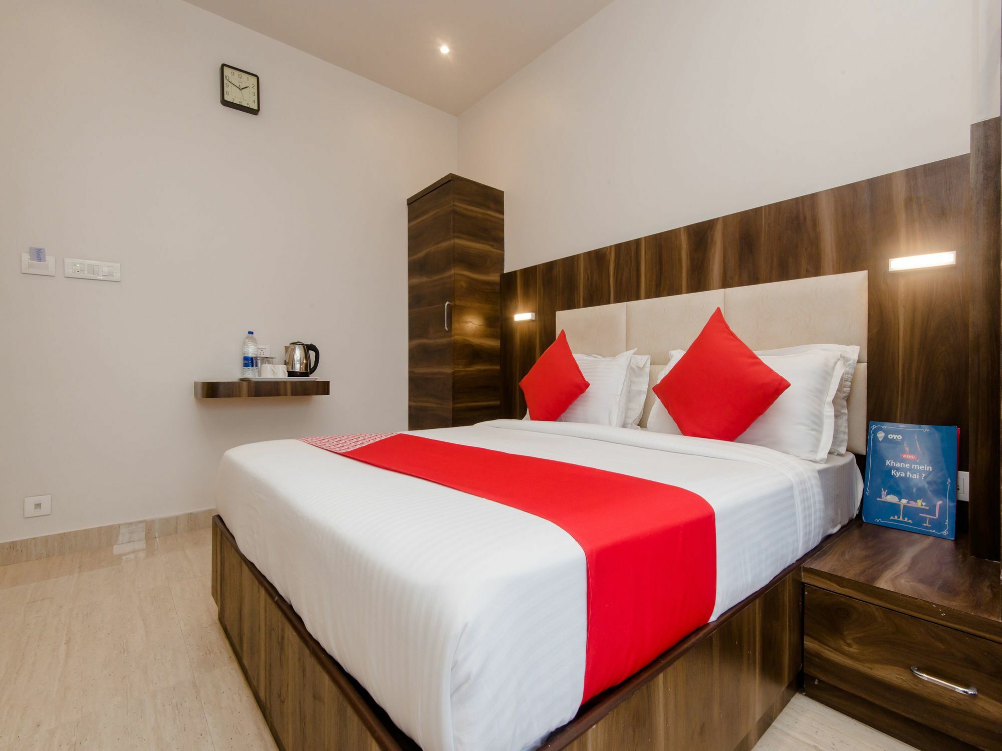 Hotel Oyo 13044 Abad 3*