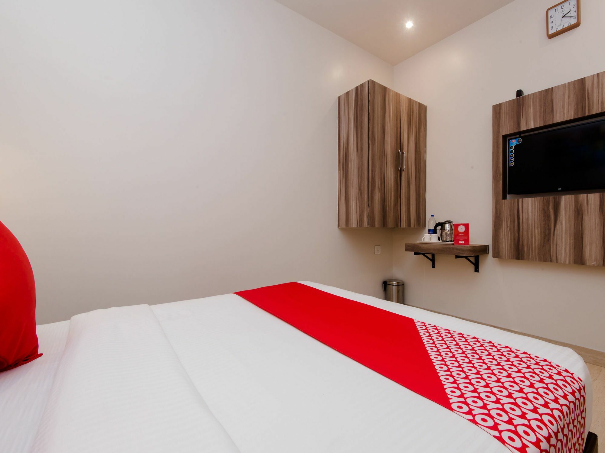 Hotel Oyo 13044 Abad Mumbai