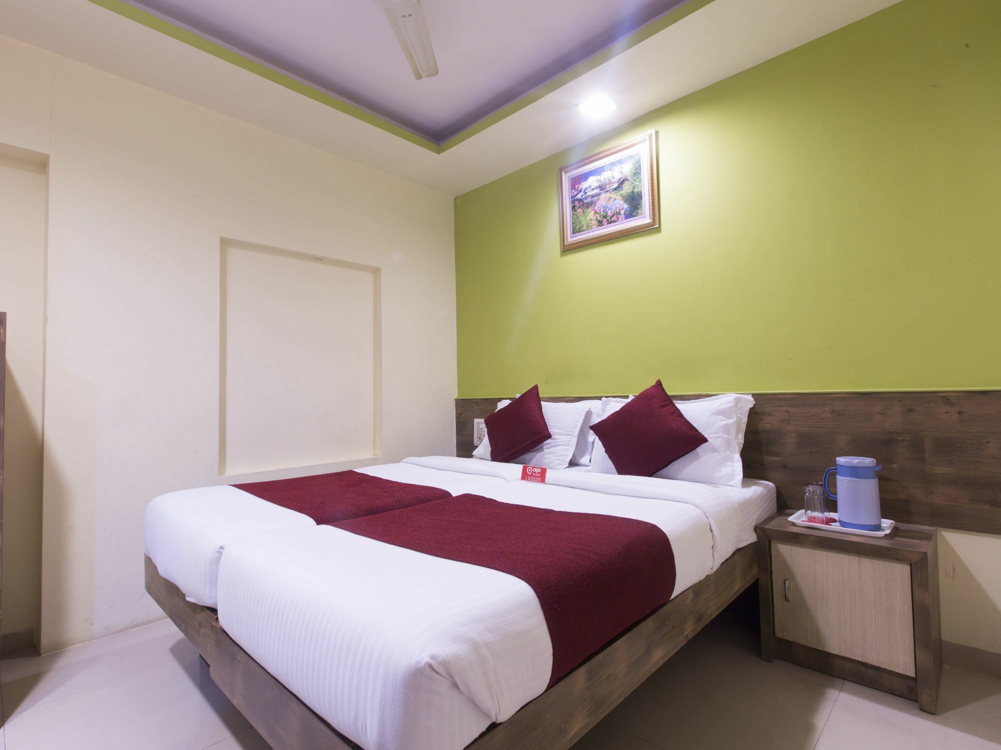 Hotel Oyo 8760 Arma Residency Mumbai