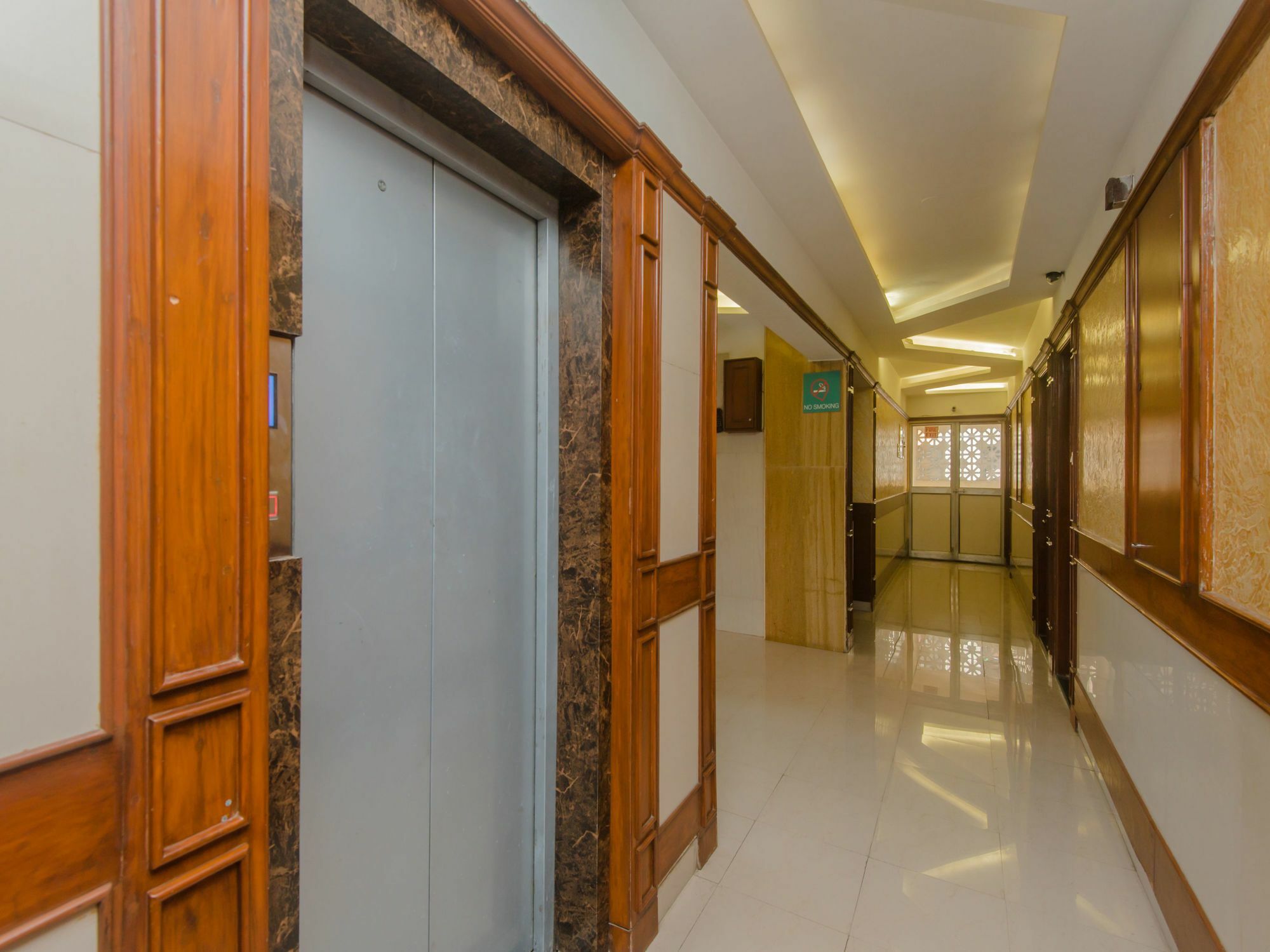 Mina International 3* Mumbai