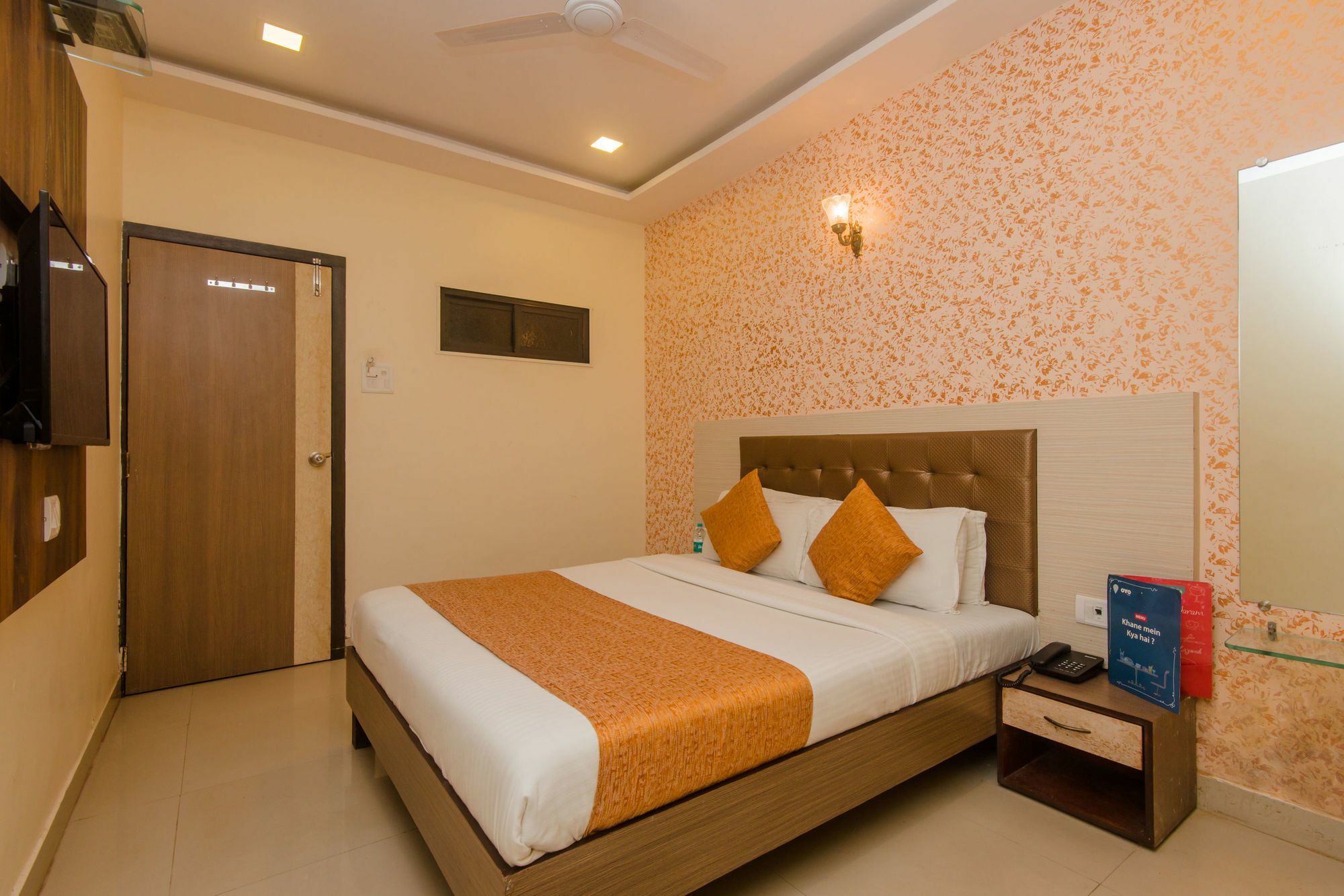 Oyo 8678 Golden Nest Hotel Mumbai