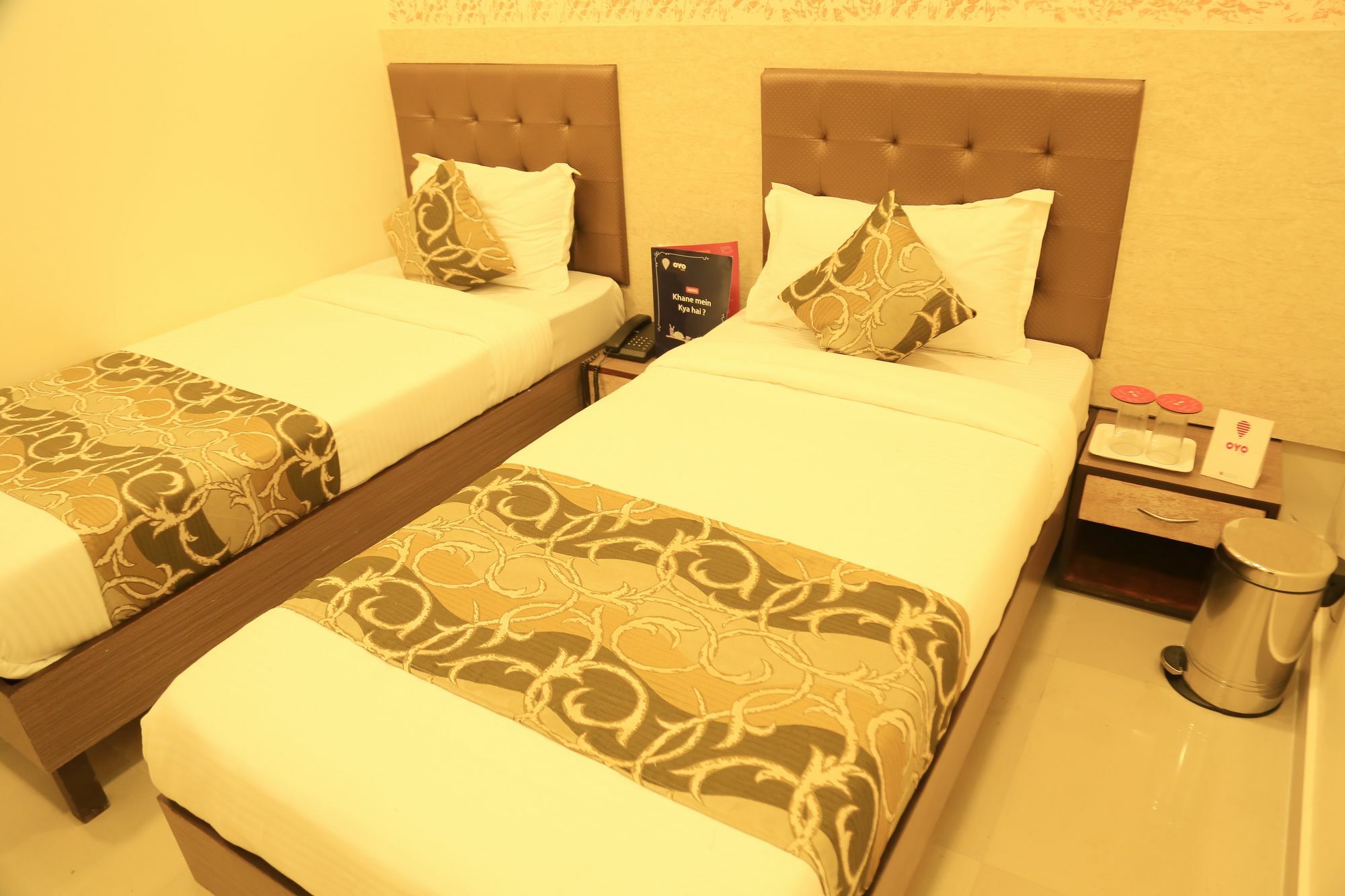 Oyo 8678 Golden Nest Hotel 2*