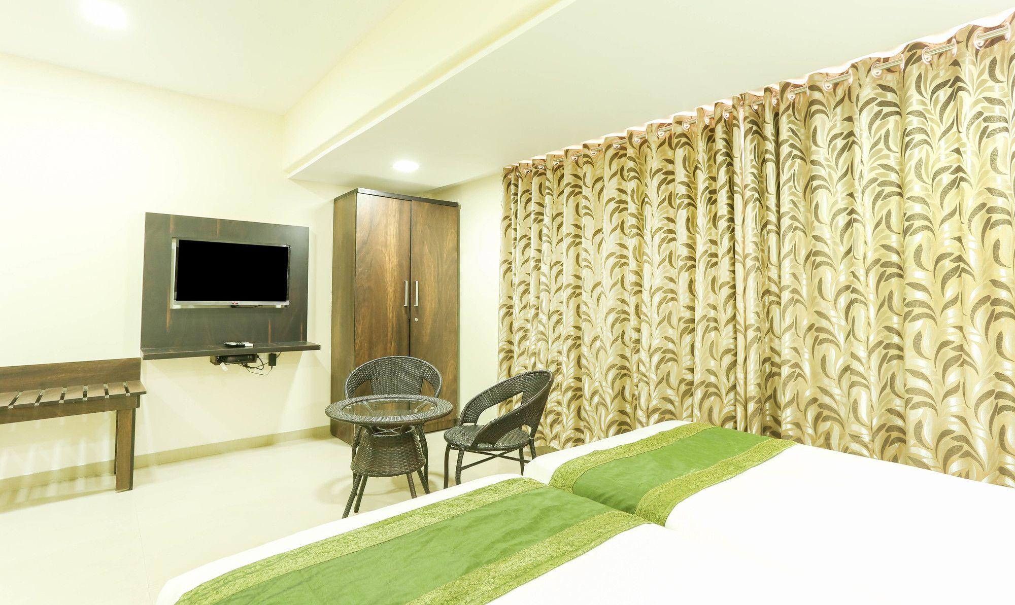 Hotel Treebo Aviva