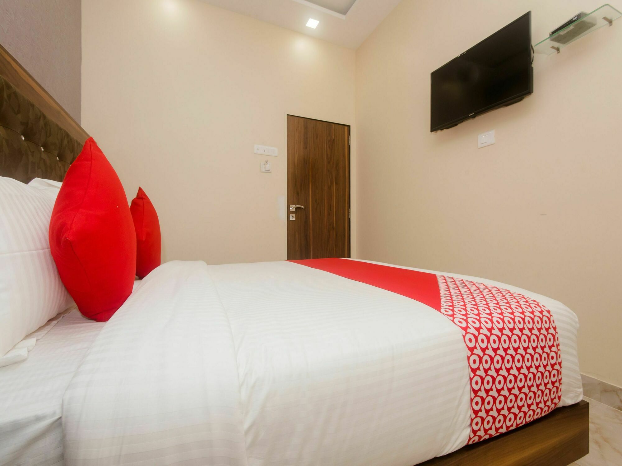 O Greenforest Near Airport Road Metro Station 3* Mumbai