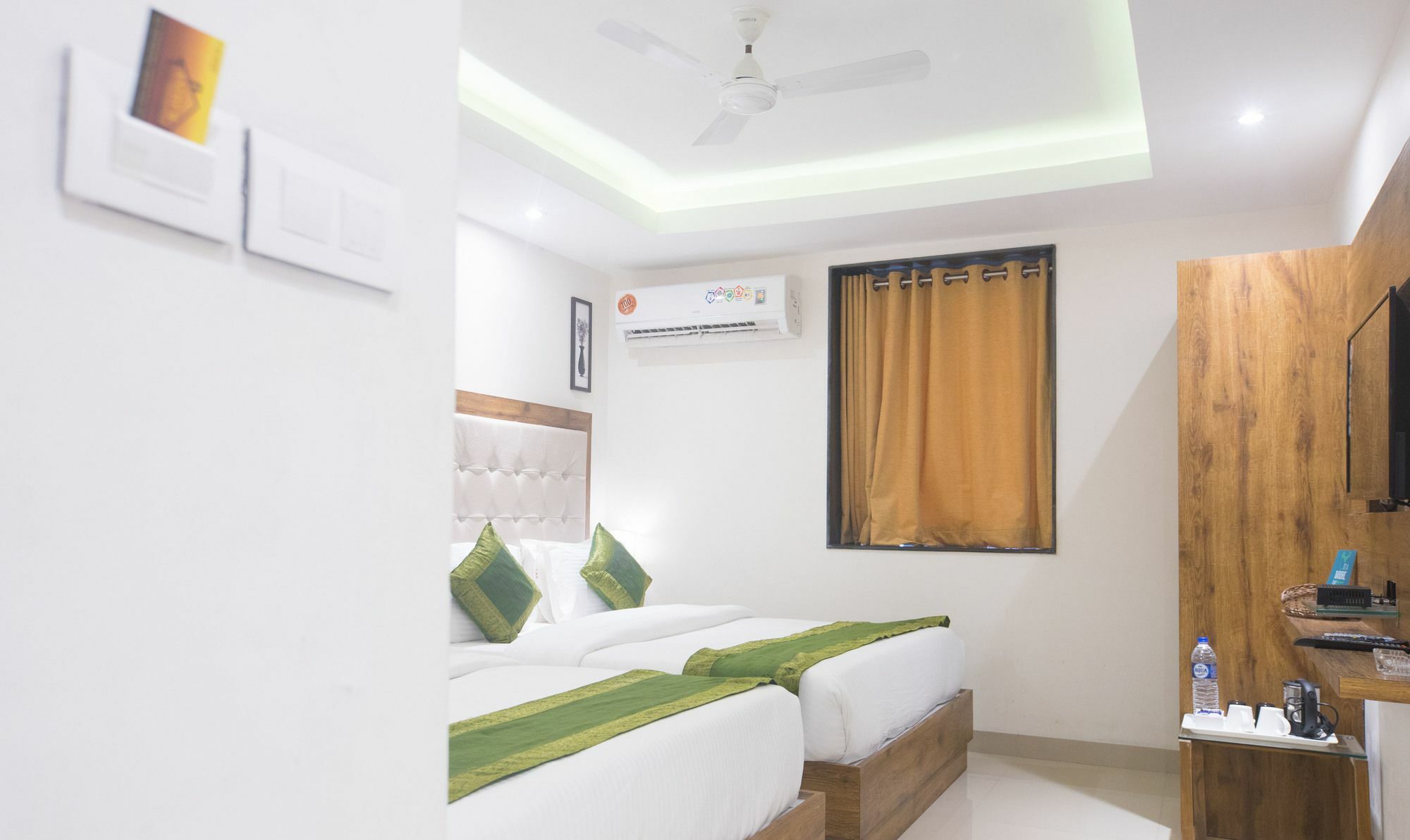 Treebo Amber International Hotel 3*