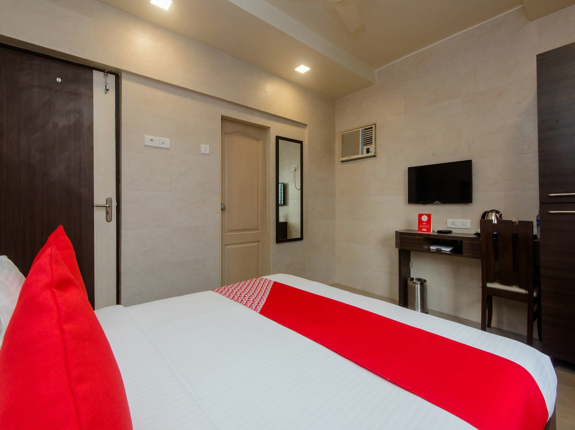 Oyo 11908 Bloom Residency 3*