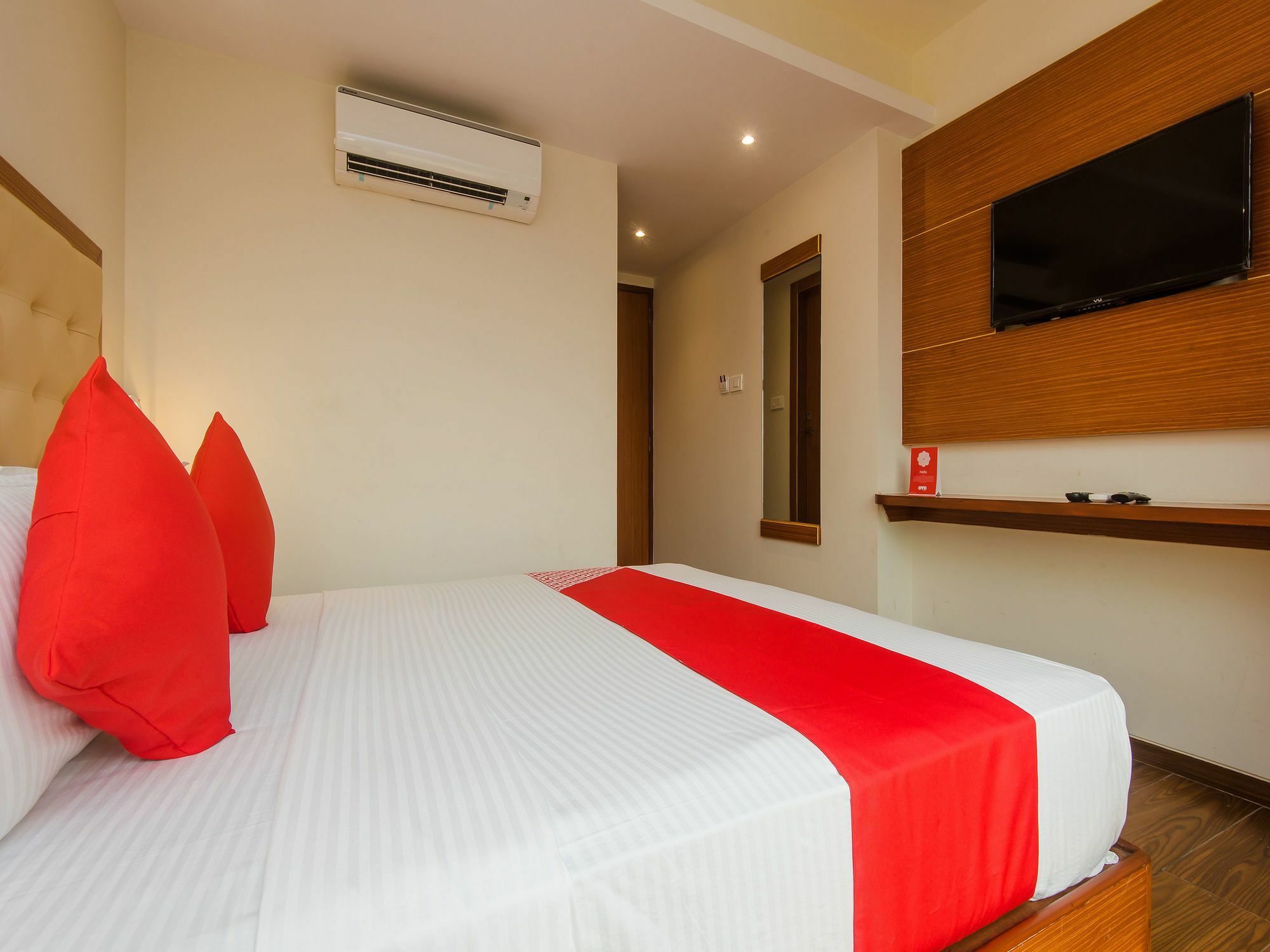 Hotel Oyo 11721 Aromas Mumbai