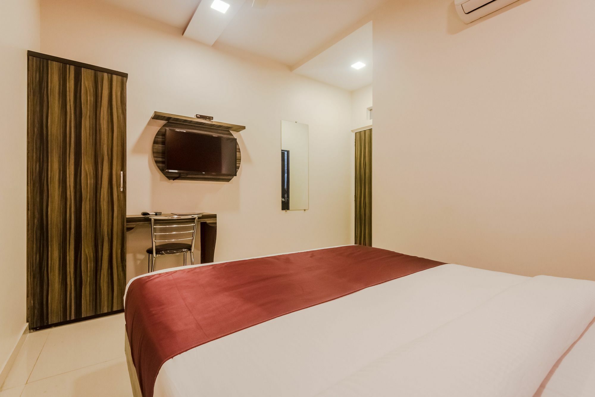 Flagship 8544 Bentleys 3* Mumbai