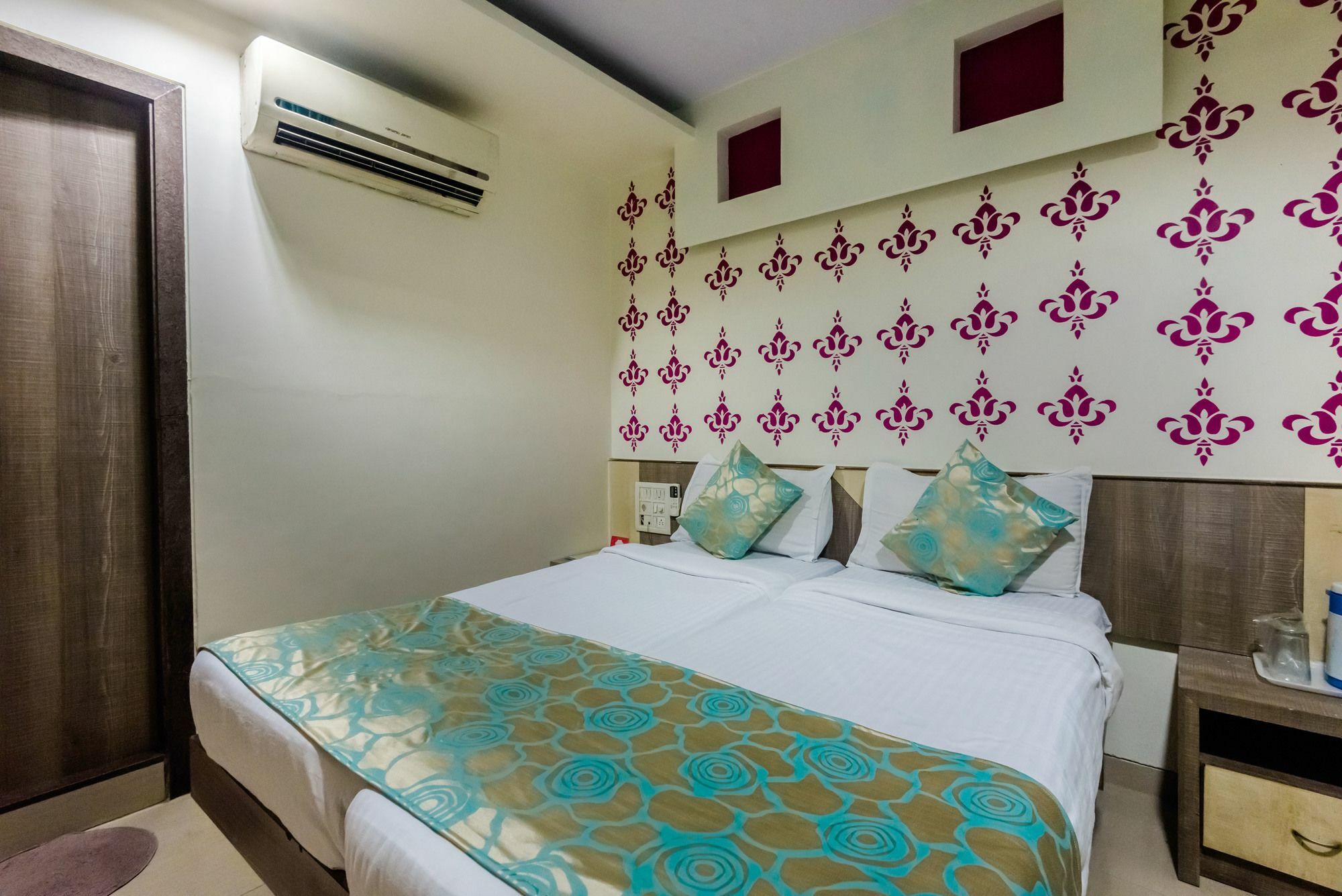 Hotel Oyo 8311 Galaxy Residency Mumbai